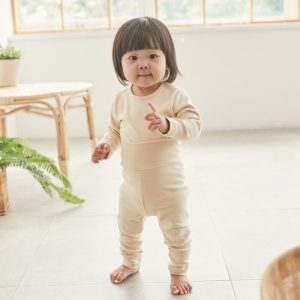 Bộ quần áo thun cạp cao chống hở bụng Rototo bebe – Màu kem